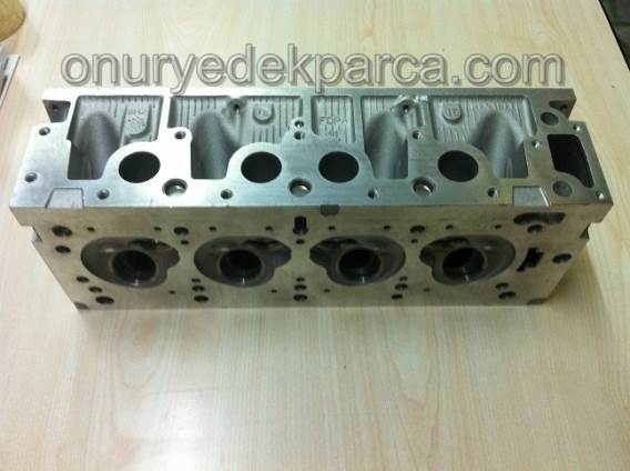 Megane I R19 Clio 2 1.6 8v K7M Silindir Kapağı 7701468858