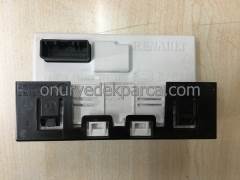 Clio Symbol Kangoo Trafic Radyo Bilgi Ekranı 8200380298