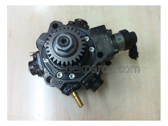 RENAULT TRAFİC 3 1.6 DCİ MAZOT POMPASI 167008960R 0445010404